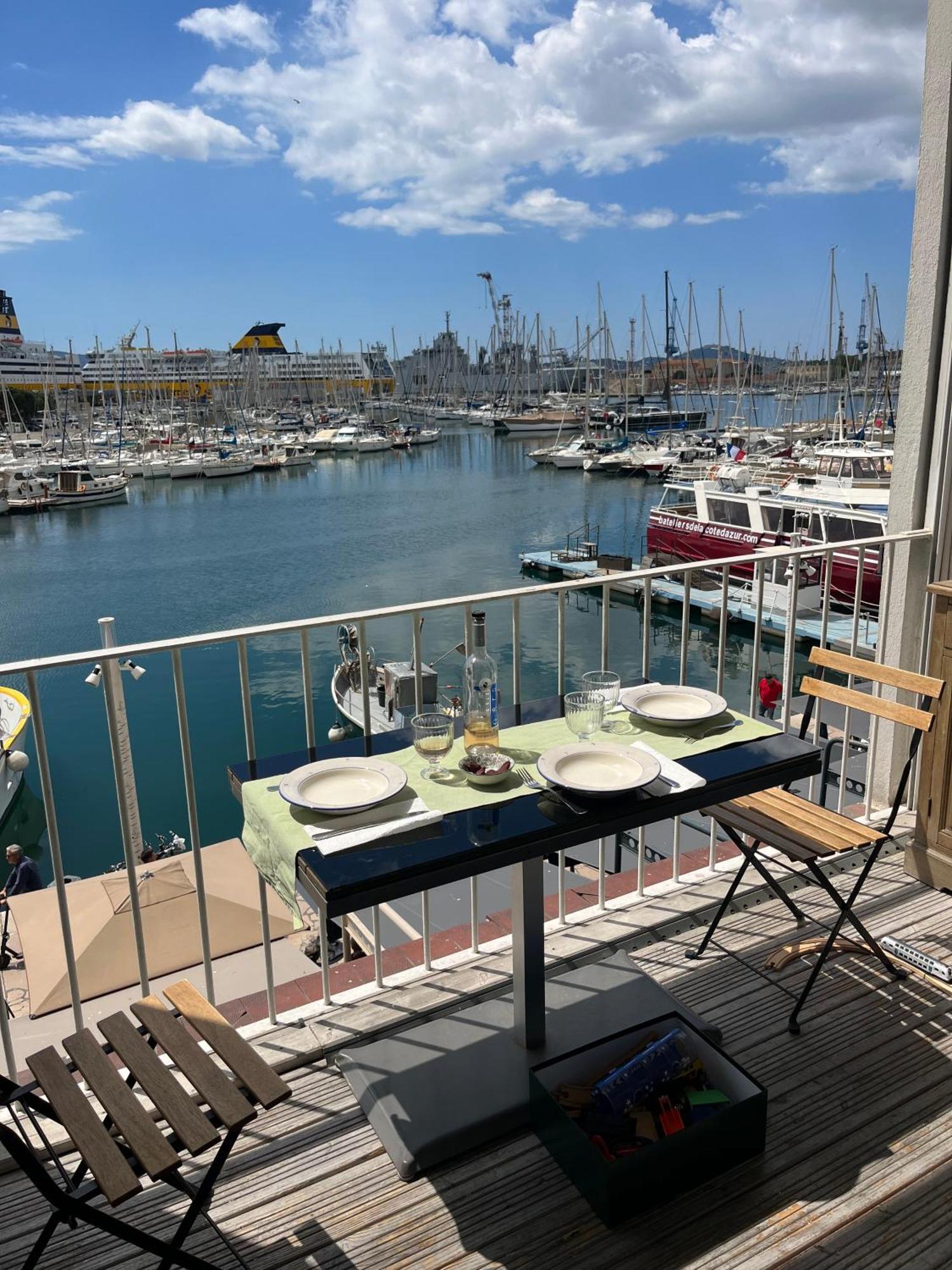 Marinca Du Port De Toulon Apartment Exterior photo