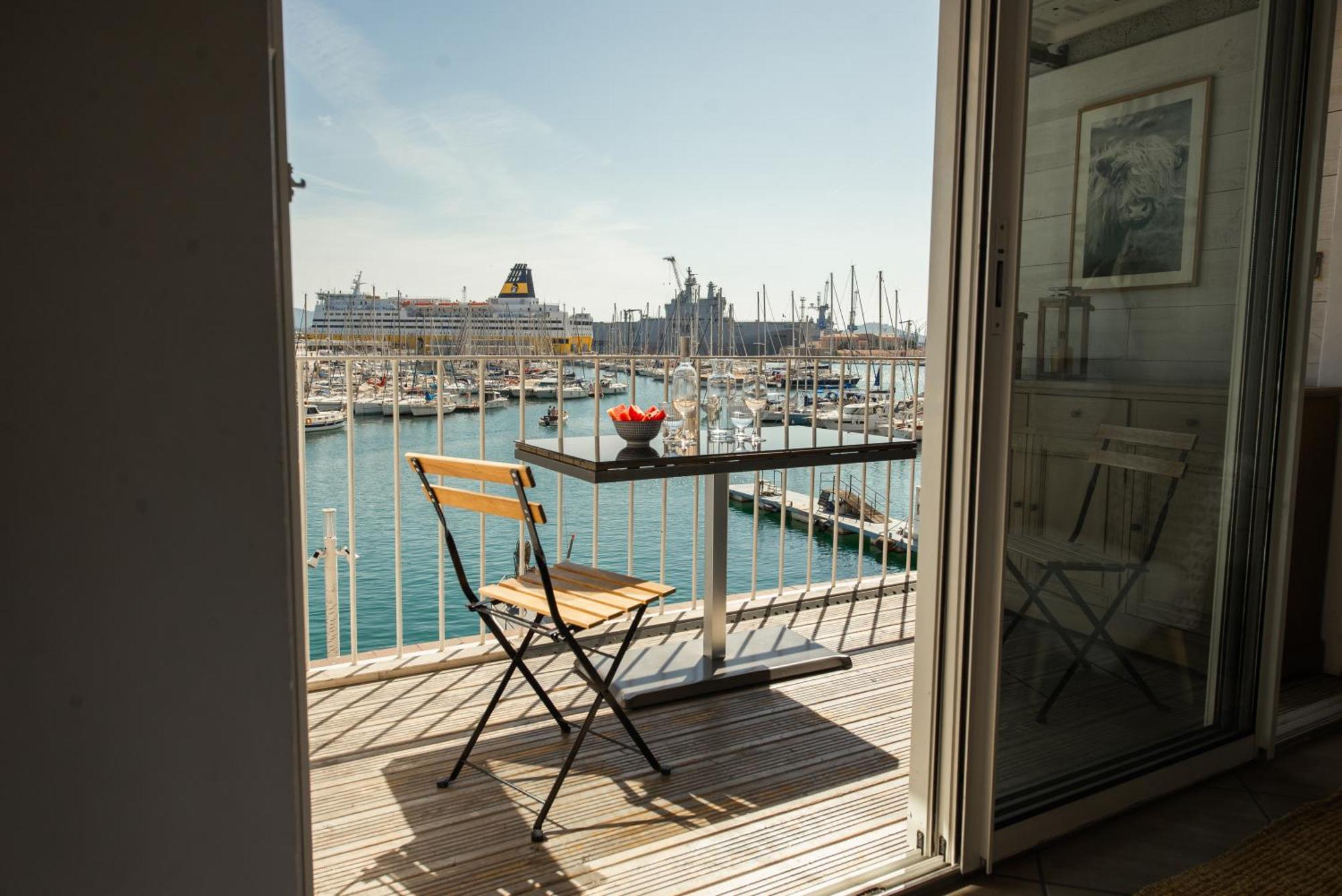 Marinca Du Port De Toulon Apartment Exterior photo
