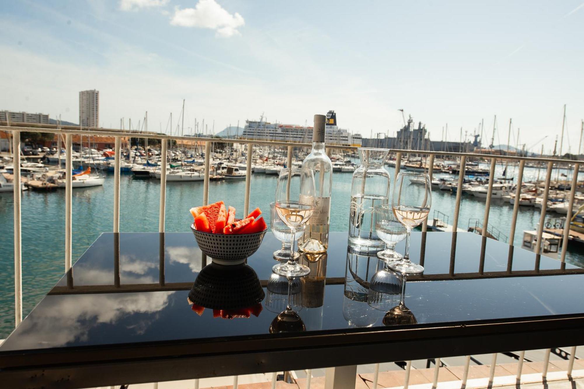Marinca Du Port De Toulon Apartment Exterior photo